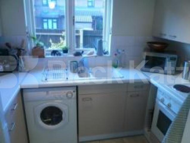 			1 Bedroom, 1 bath, 1 reception Flat			 Julianna Close, EAST FINCHLEY N2